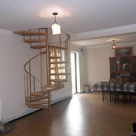 Hotel Nini Kazbegi Eksteriør billede