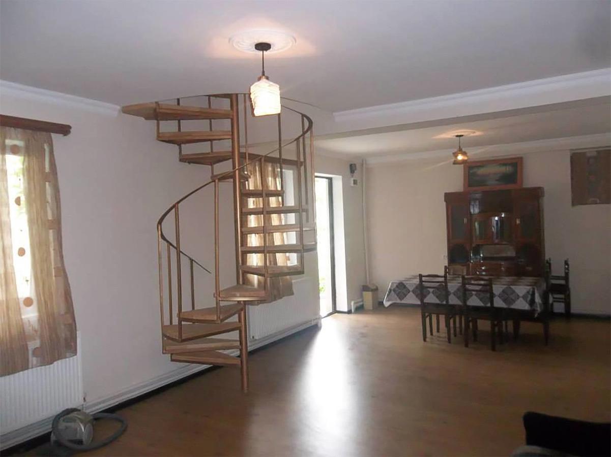 Hotel Nini Kazbegi Eksteriør billede