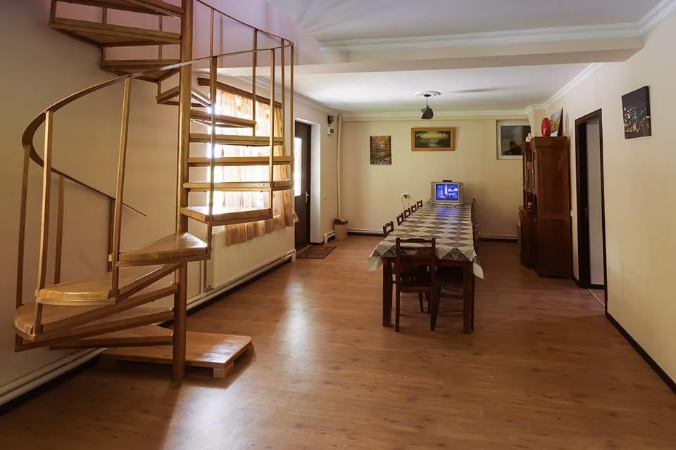 Hotel Nini Kazbegi Eksteriør billede