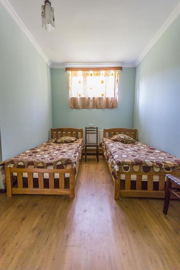 Hotel Nini Kazbegi Eksteriør billede